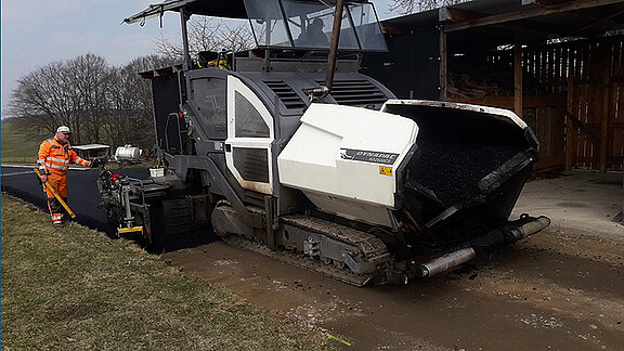 Strassenbau und Asphaltierungsarbeiten