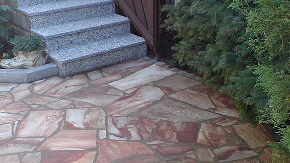 Verlegen von Polygonplatten